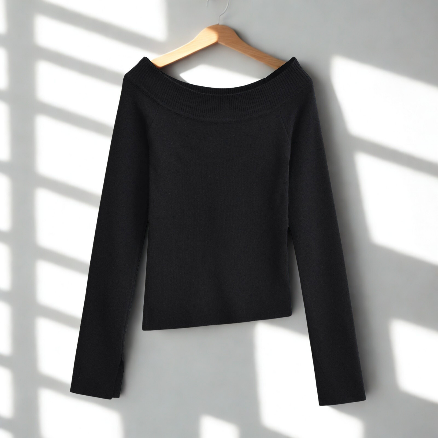 One line off shoulder slanted shoulder elastic slim fit top